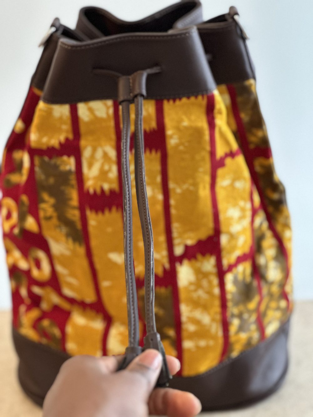 Yetunde l’éther Back pack